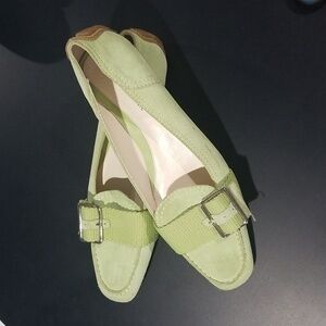 Banana republic size 8 flats